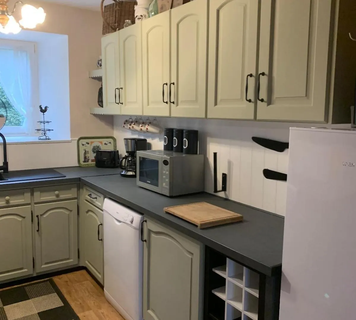 Brittany Countryside Retreat 3 Bedrooms Sleeps 6 Pet Friendly Heated Swimming Pool Free Wifi Plouguenast-Langast